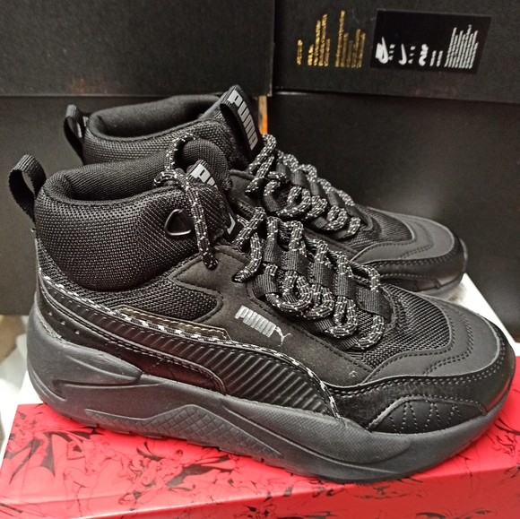 Puma - Picture 3 of 5